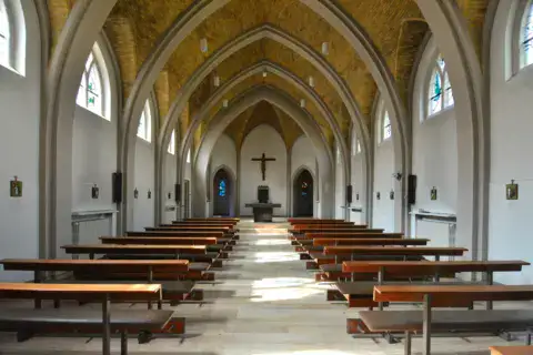 asten kerk binnenzijde